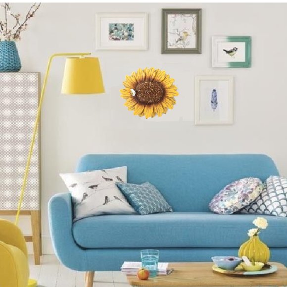 Hanging Metal Sunflower w/Bumble Bee Wall Décor - Picture 5 of 6